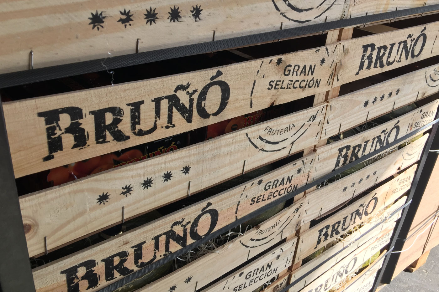 Bruno creacion de packaging dobleessa caja